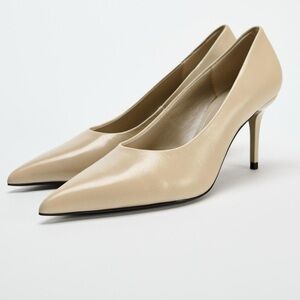BRAND NEW ZARA LEATHER HEELS 38 with tag on (no box )!